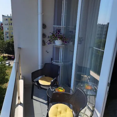 アパート Airluxapartament